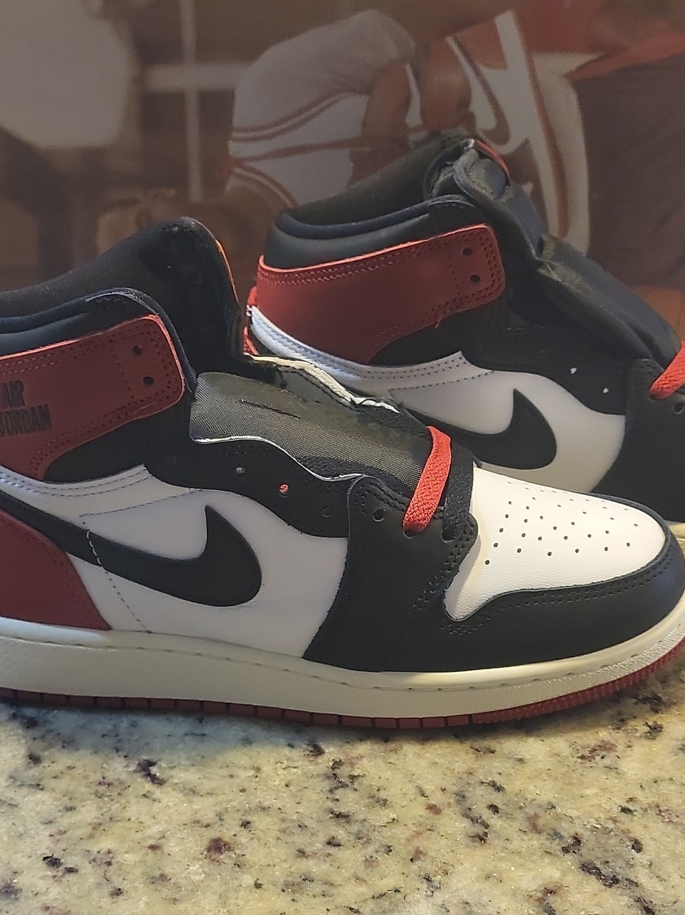 Nike Air Jordan 1 Retro High - Black/White/Red